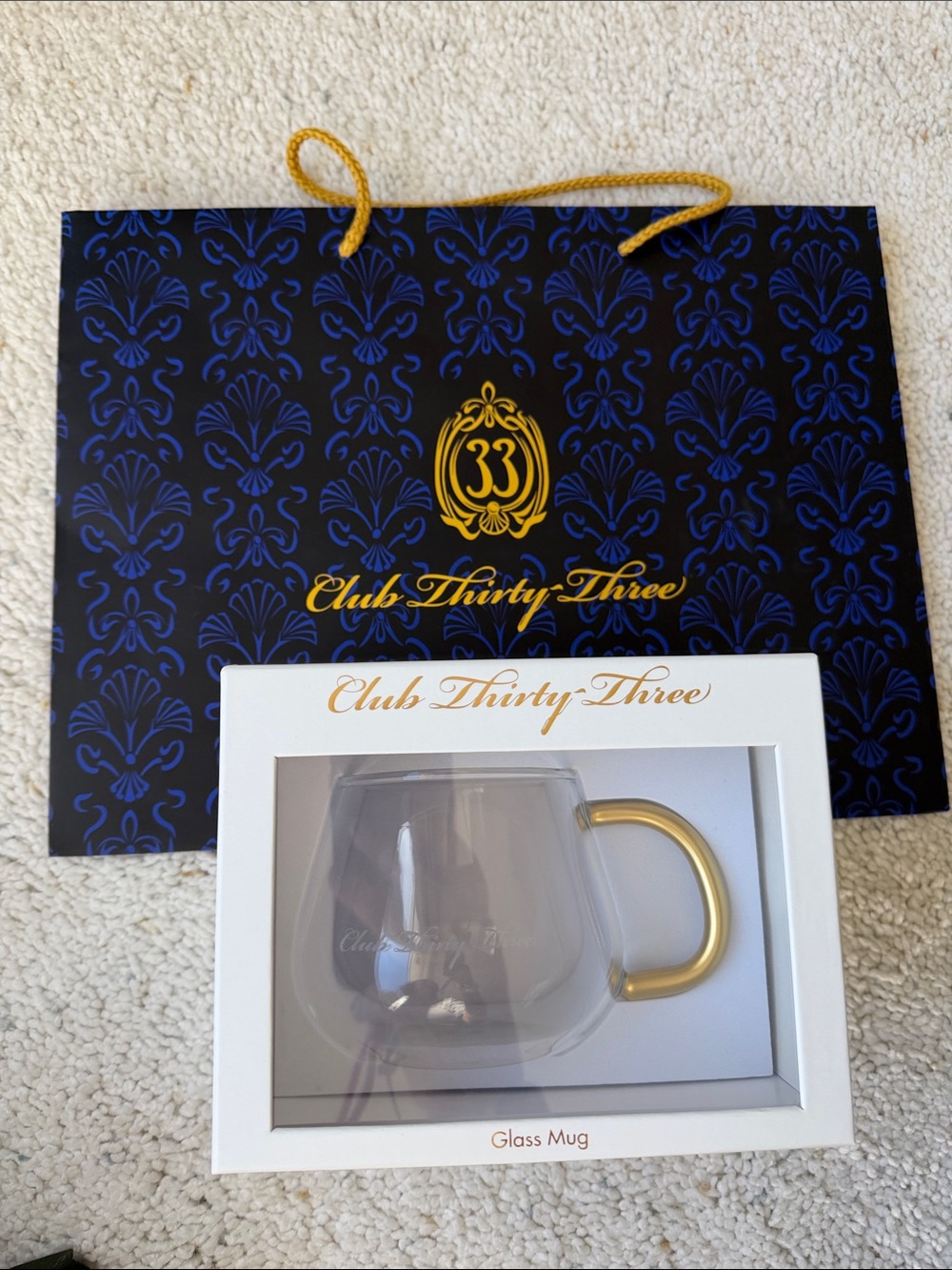 NWT Disneylands Exclusive Club Thirty-Three Glass Mug with bag